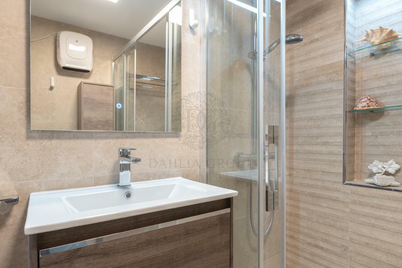 El Faro Beach Apartment By Dahlia Group Estepona Luaran gambar